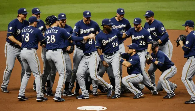 Milwaukee Brewers Execute Rare Triple Bunt to Secure 2-1 Victory Over Toronto Blue Jays